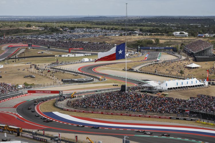 General view of Austin track, piste, spectators, fans start of the race, depart, during the Formula 1 Aramco United States Grand Prix 2022, 19th round of the 2022 FIA Formula One World Championship from October 21 to 23, 2022 on the Circuit of the Americas, in Austin, Texas - Photo Xavi Bonilla / DPPI